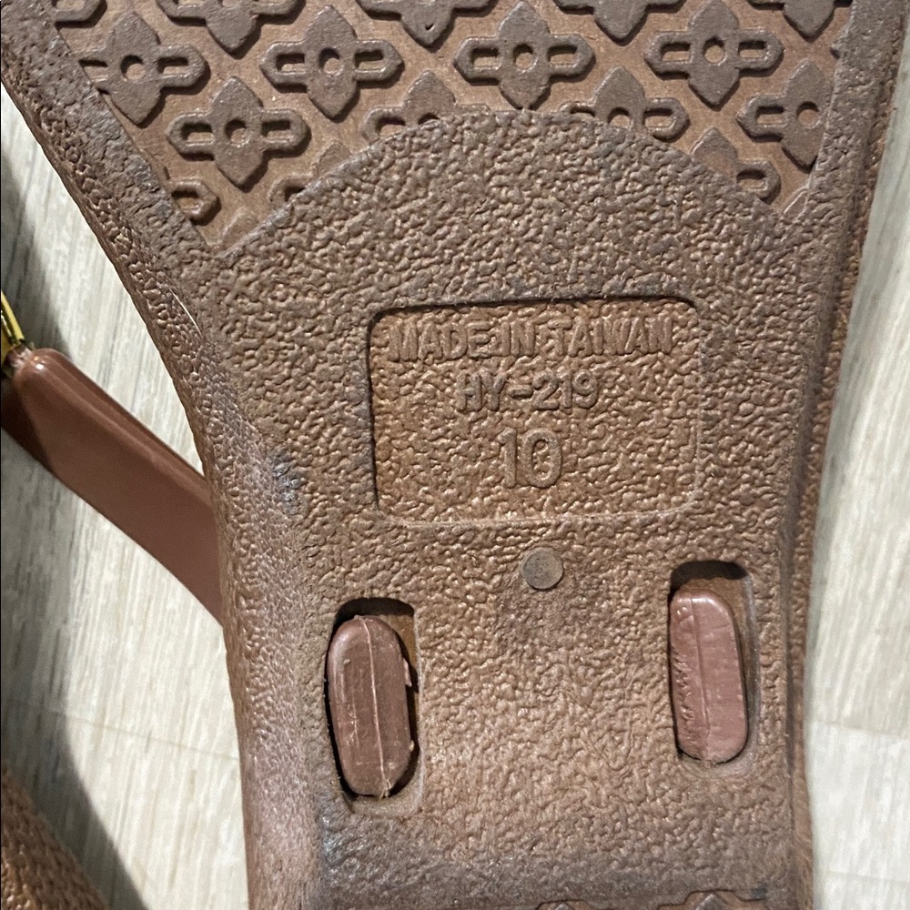 Grandco Sandals - Picture 5 of 5